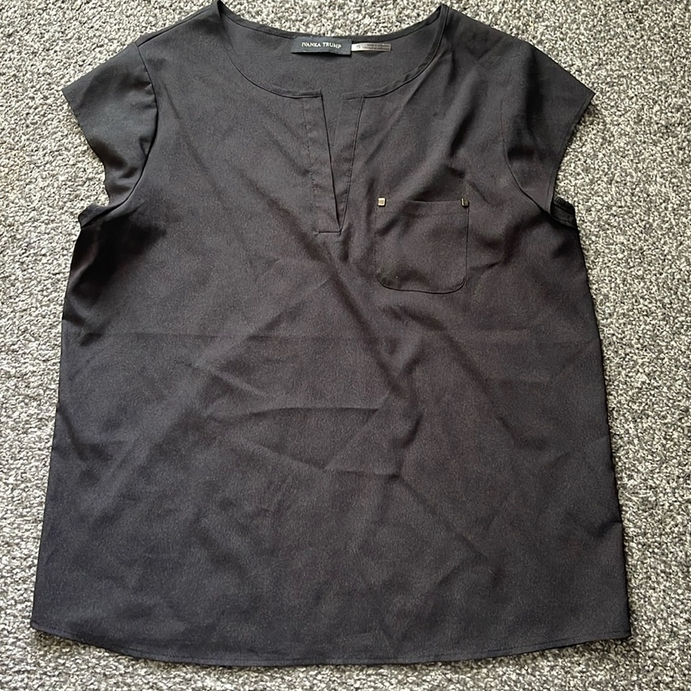 Women light weight top, brand new, no tags